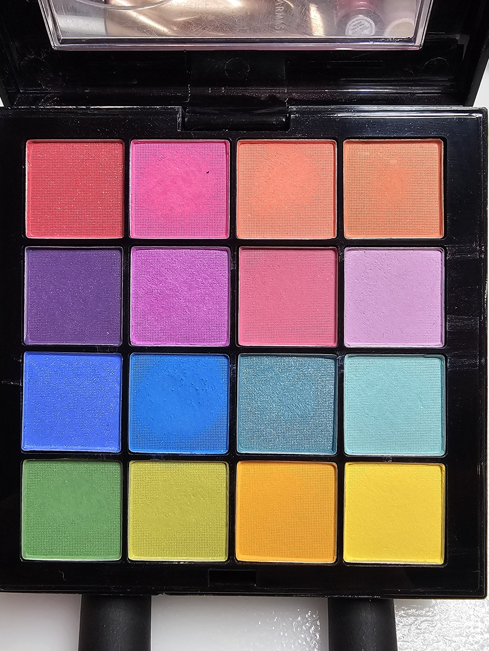 NYX Ultimate - Vibrant Multi-Color Eyeshadow Palette